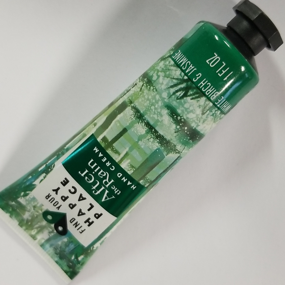 4/25 bundle item. Unilever After The Rain Hand Cream